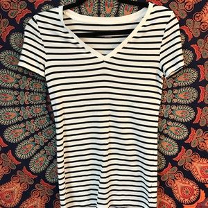 merona black and white striped v-neck